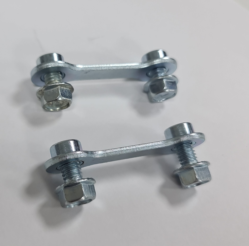 Крепёжные пластины 2шт. L= 70 мм. в сборе с болтами М8 L=22 мм, комплект