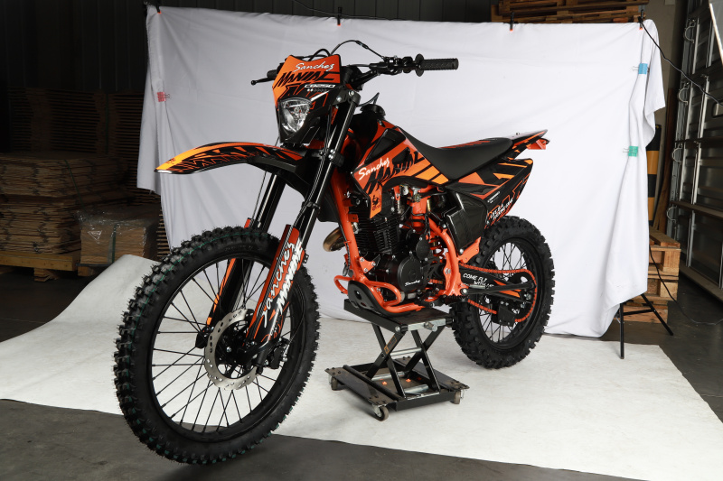 Мотоцикл Sanchez Maniac CB250D
