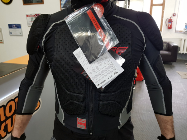 Защита тела FLY RACING BARRICADE  L/S SUIT  черная