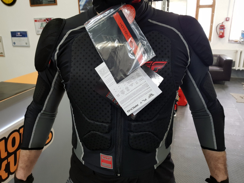 Защита тела FLY RACING BARRICADE  L/S SUIT  черная