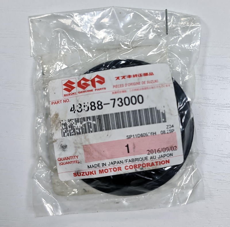 Запчасть Suzuki 43588-73000 Запчасть Suzuki 43588-73000