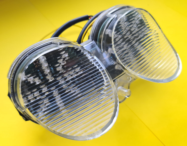 Стоп сигнал Yamaha YZF-R6 "01-02 светодиодный со встроенными поворотниками Стоп сигнал Yamaha YZF-R6 "01-02 светодиодный со встроенными поворотниками