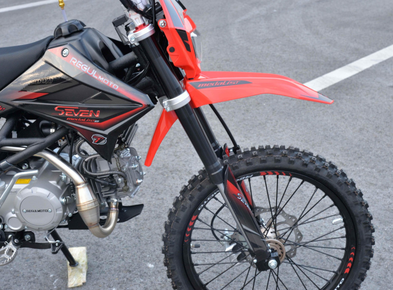 Питбайк Regulmoto Seven Medalist Pro 19/16, 140/49 cc