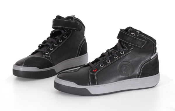 Защита для ног: Городские сникерсы INFLAME SNEAKERS, черный