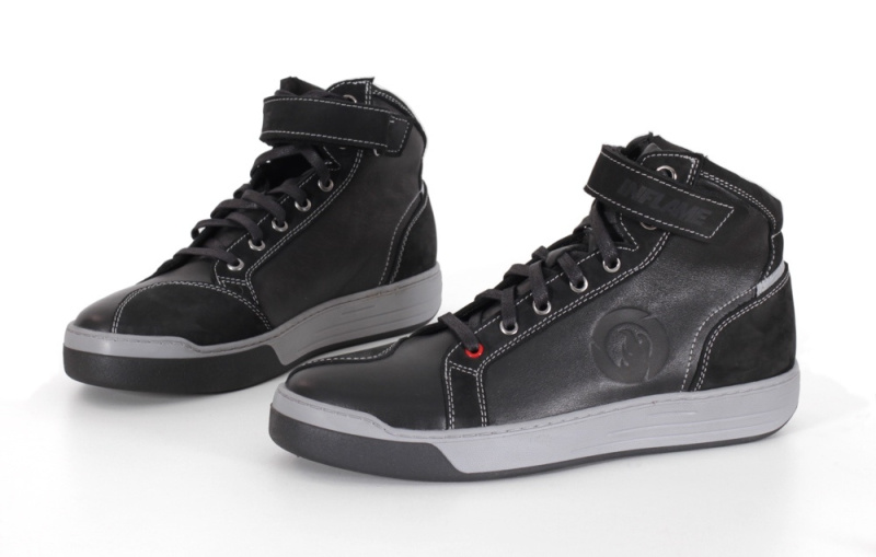 Защита для ног: Городские сникерсы INFLAME SNEAKERS, черный