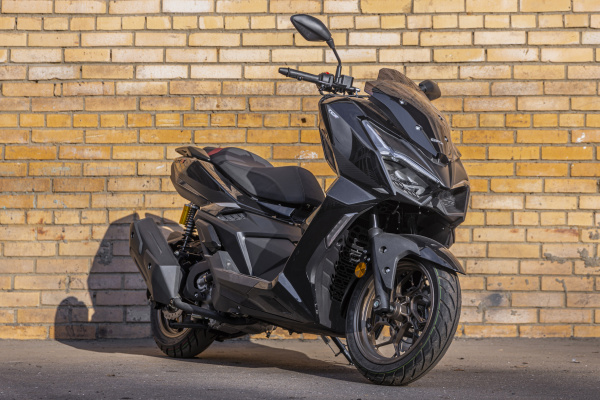 Скутер GPX DZ3