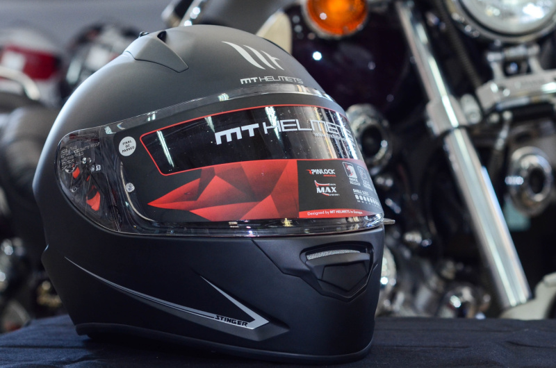 Мотошлем интеграл MT STINGER solid matt black