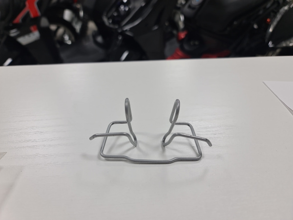 Пружина крышки топливозаправочной горловины A1247580636