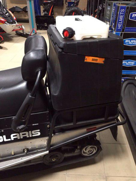 КОФР № 3 ДЛЯ СНЕГОХОДА POLARIS WIDETRAK Вес: 7,2 кг ДхШхВ: 590х625х590 мм Объём: 100 л