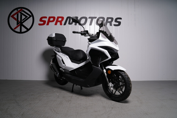 Скутер SPRMOTORS TRAVEL MAX EFI T4-50H (с кофром)
