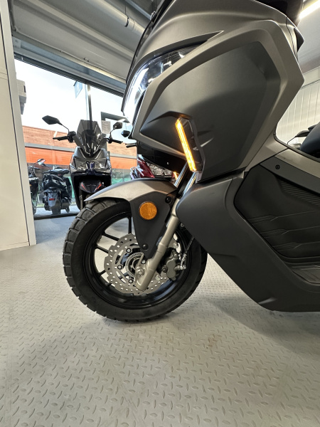 Скутер SPRMOTORS TRAVEL MAX 180 EFI