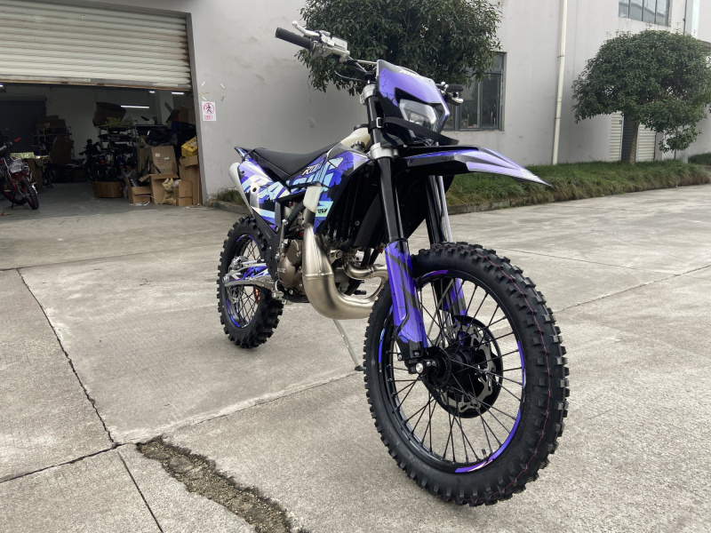 Мотоцикл ROLIZ CROSS 3 LX1E66MM 250cc без ПТС