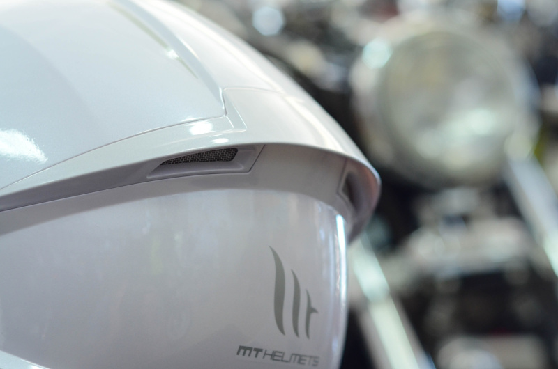 Мотошлем интеграл MT STINGER solid gloss pearl white