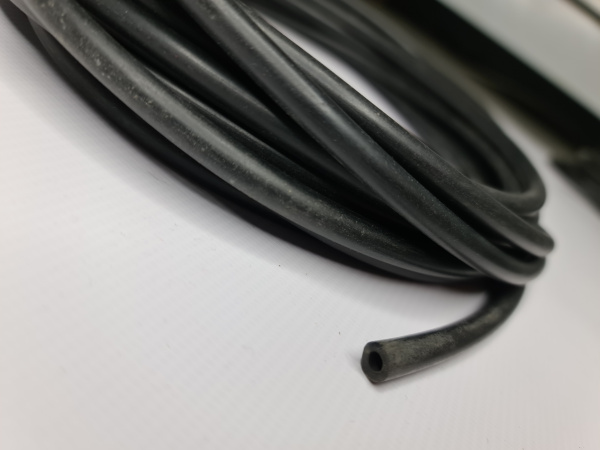 Шланг резиновый внешний d=6мм внутренний d=3мм, 1 метр  