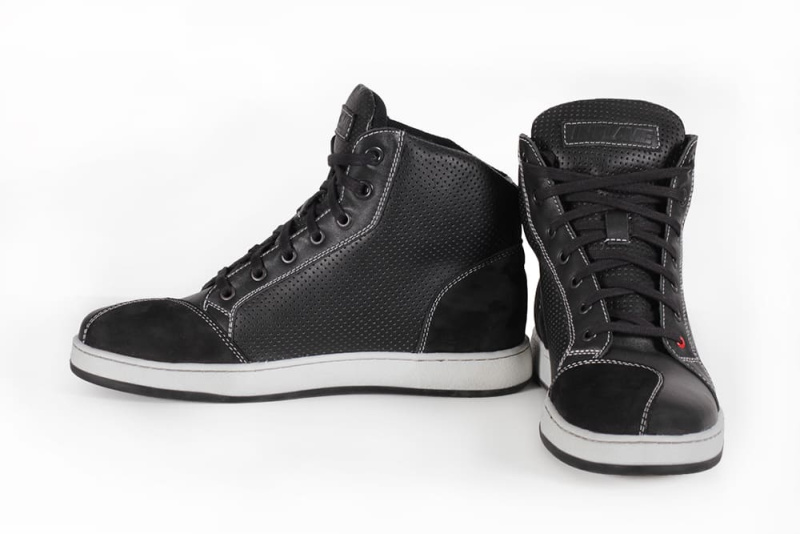 Защита для ног: Городские сникерсы INFLAME SNEAKERS SUMMER, черный