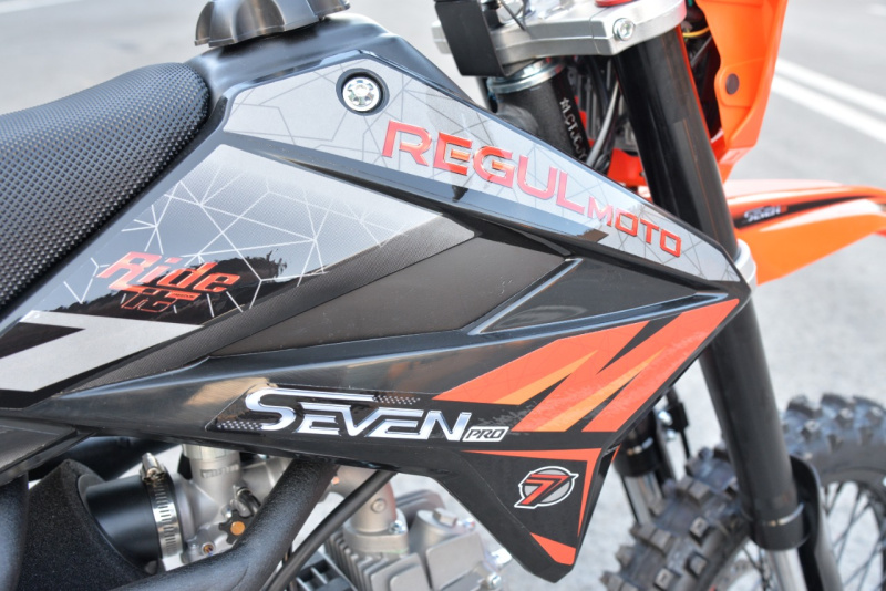 Питбайк Regulmoto Seven Pro 17/14, 125/49 сс Питбайк Regulmoto Seven Pro 17/14, 125/49 сс