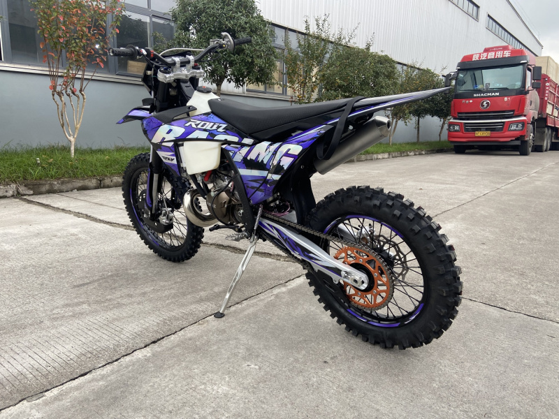 Мотоцикл ROLIZ CROSS 3 LX1E66MM 250cc без ПТС