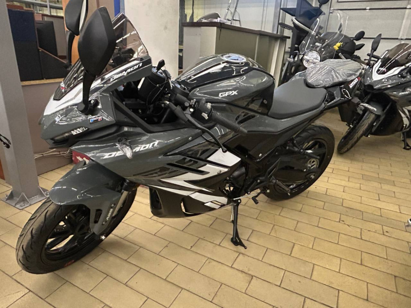 Мотоцикл GPX Demon 250 R