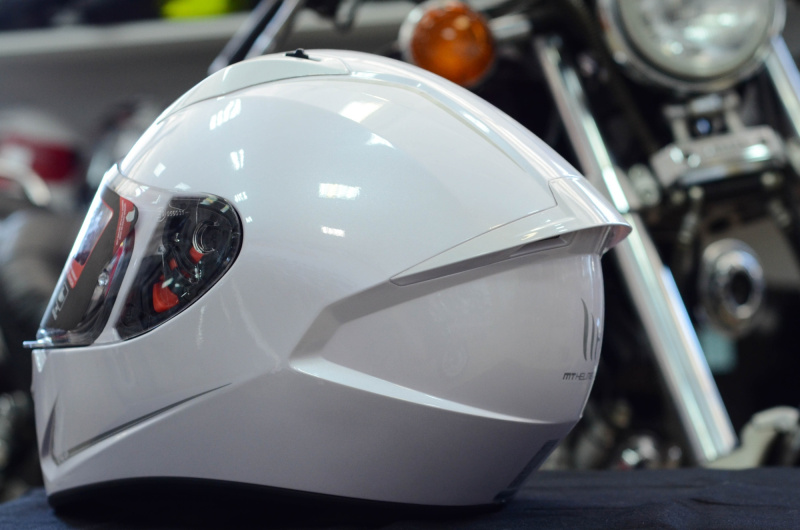 Мотошлем интеграл MT STINGER solid gloss pearl white