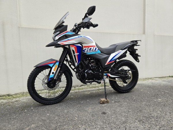 Мотоцикл Regulmoto XADV 300