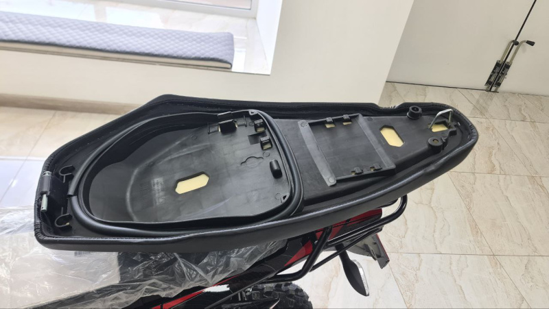 Сиденье для скутера VMC INFERNO 150-170 (уценка)