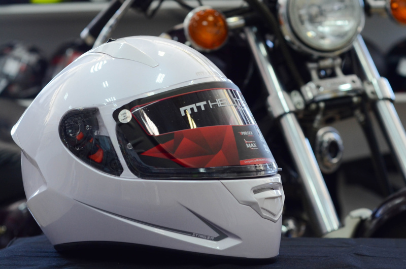 Мотошлем интеграл MT STINGER solid gloss pearl white