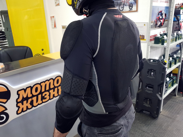 Защита тела FLY RACING BARRICADE  L/S SUIT  черная