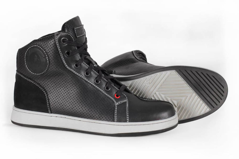 Защита для ног: Городские сникерсы INFLAME SNEAKERS SUMMER, черный