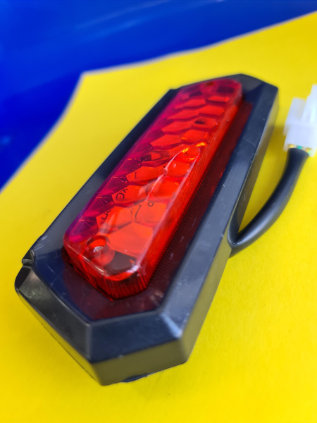 Стоп сигнал Avantis Hunter 200 NEW (уценка) Стоп сигнал Avantis Hunter 200 NEW (уценка)