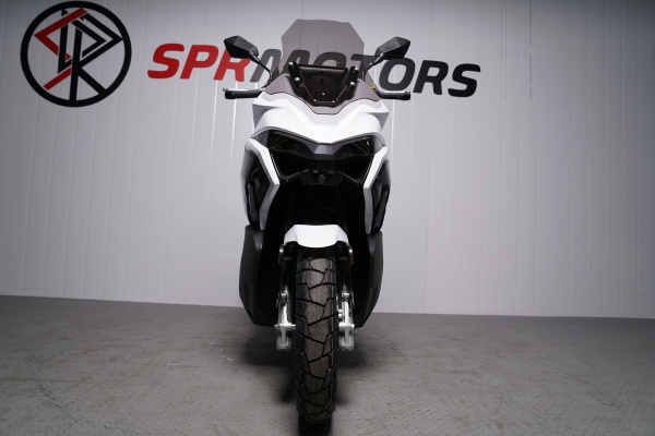 Скутер SPRMOTORS TRAVEL MAX EFI T4-50H (с кофром)