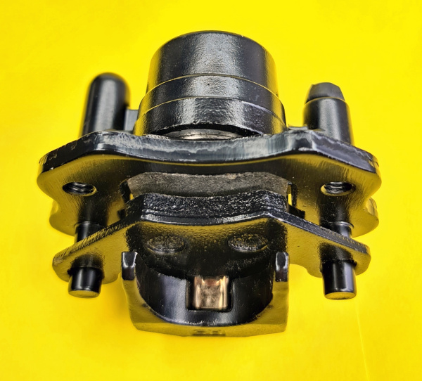 Суппорт задний ATV 110-125 сс в сборе с колодками