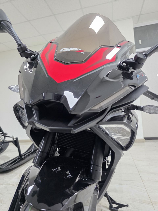 Мотоцикл GPX Demon 250 R