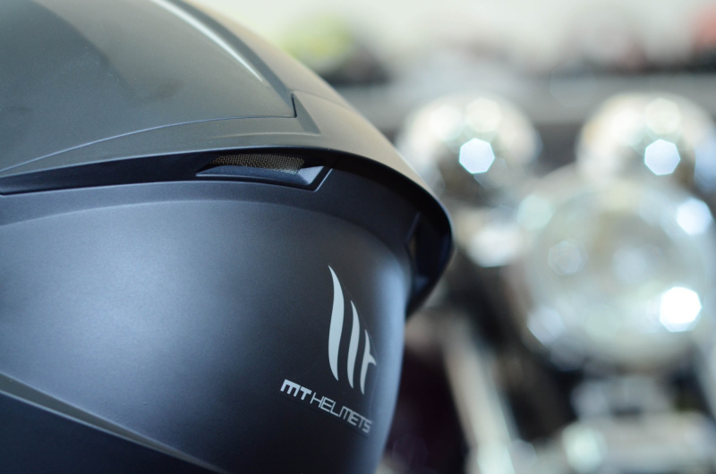 Мотошлем интеграл MT STINGER solid matt black