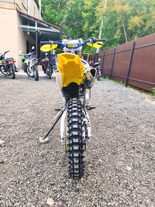 Мотоцикл Кросс Motoland RMZ 250