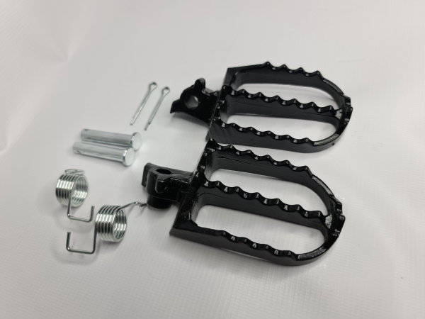 Подножки водительские (пара) TTR125