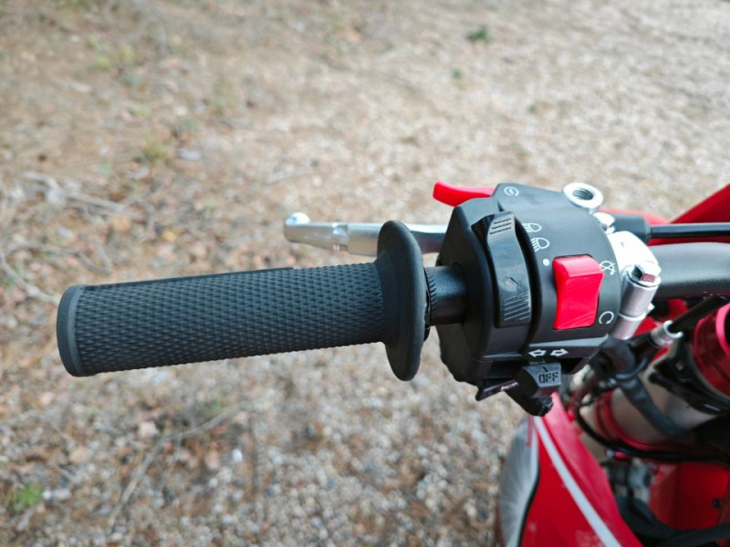 Мотоцикл Regulmoto Holeshot Red Edition (4 valves) ПТС